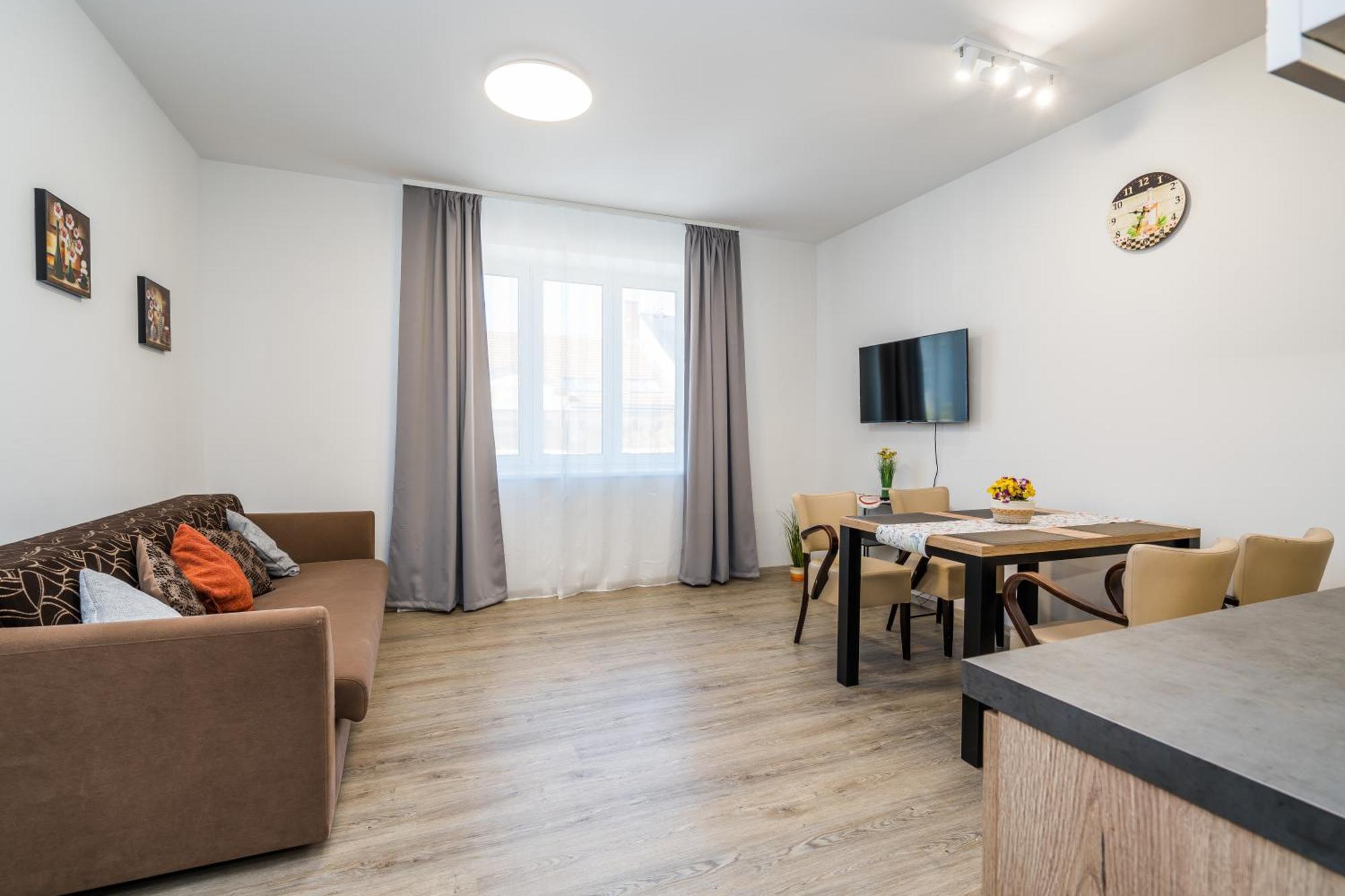 Perla Hradce 101 Apartment Hradec Kralove Exterior photo